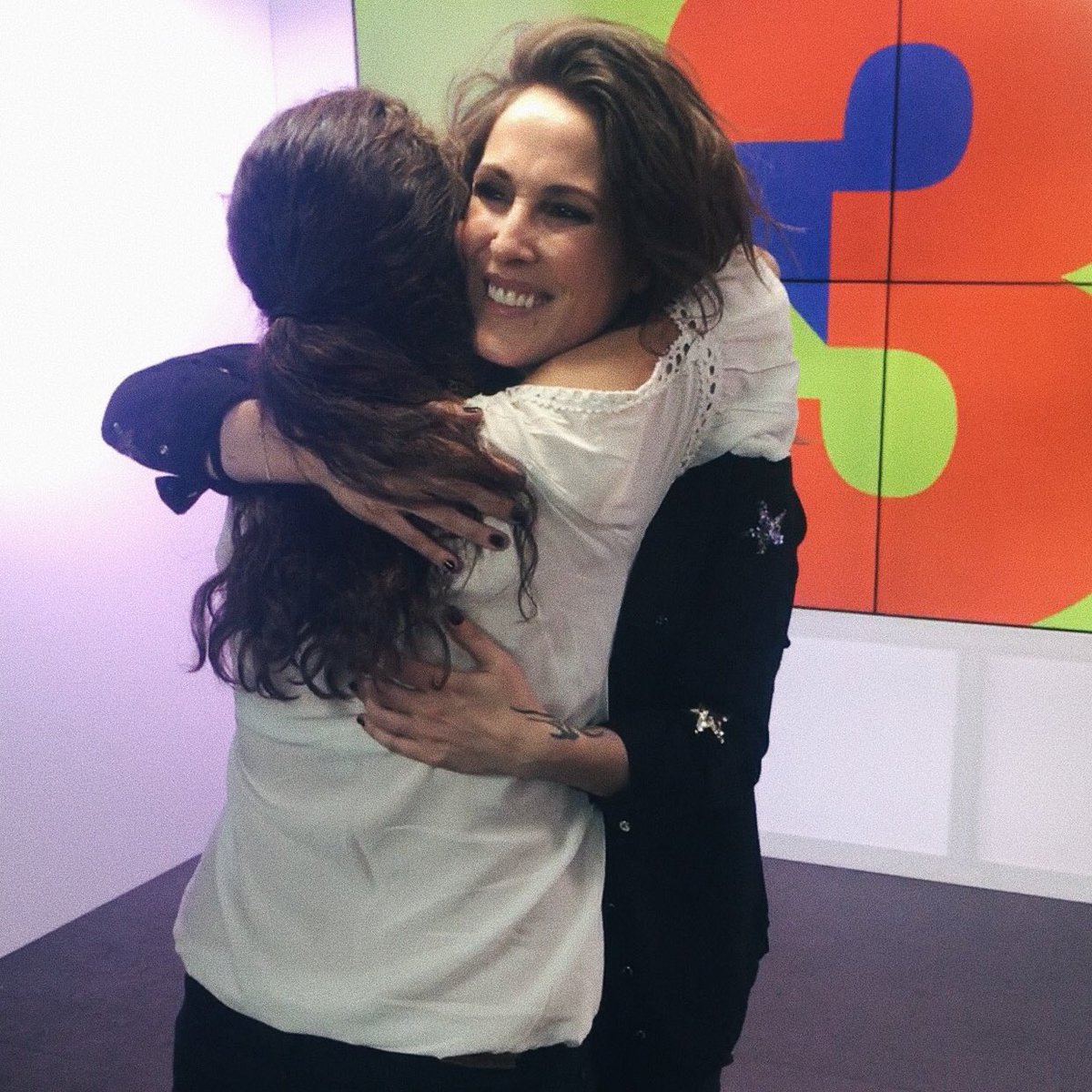 esposxele's tweet photo. no me puedes hacer más feliz🌸✈️
por mil sueños más a tu lado!!!
muchísimas gracias a los dos!👏🏻 @_MaluOficial_ @TonyAguilarOfi #Invisible https://t.co/CkoEWLUkGD