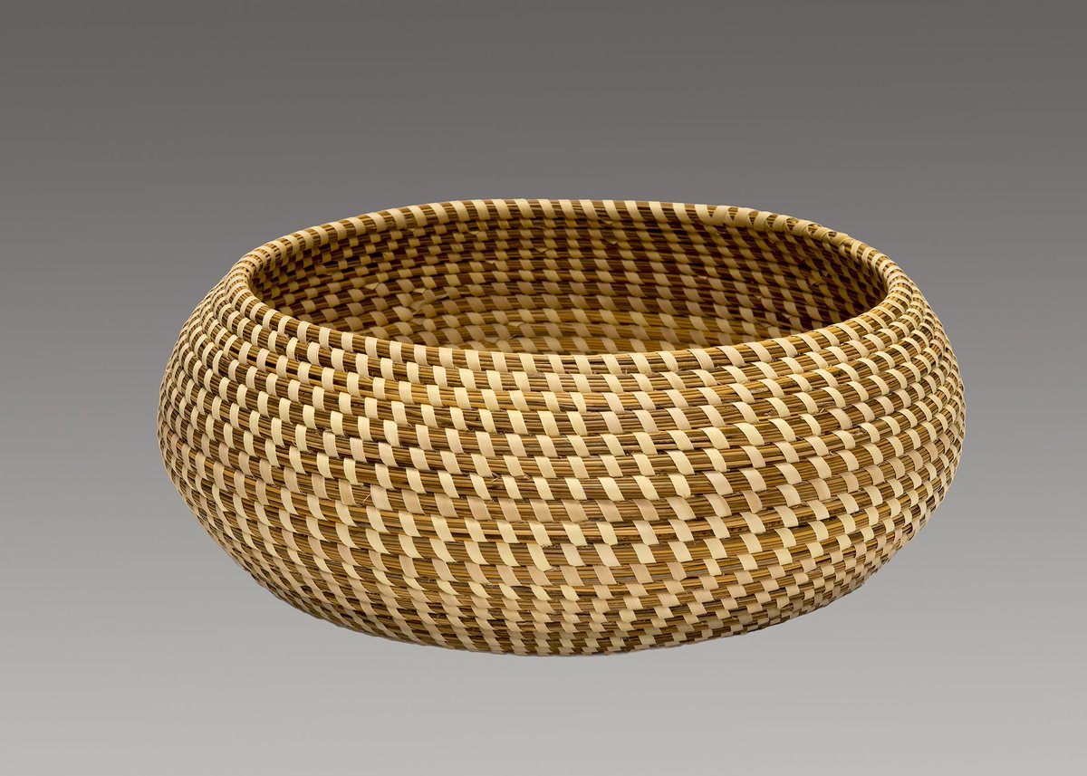 pmaCraftShow's tweet photo. Made from materials straight from South Carolina’s coast are #baskets by Mary Jackson for #FeaturedCraftFriday https://t.co/u4AOqQx5tx