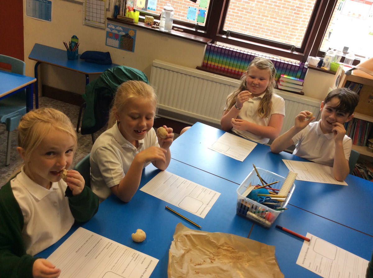 WilliamLawSch's tweet photo. Class 12 have triumphed! Despite their wobbles, the children used their learning powers to make bread without any adult help! #reallearners https://t.co/1263AiEK9T