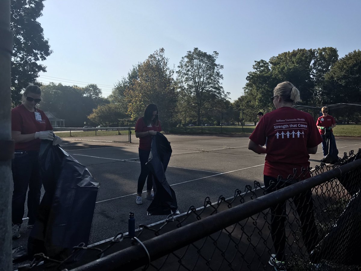 AnnaCarrera317's tweet image. There's a lot of red at Watkin's Park for @IU_Health #DaysOfService - 1,200 people volunteering around Indianapolis today! @WTHRcom