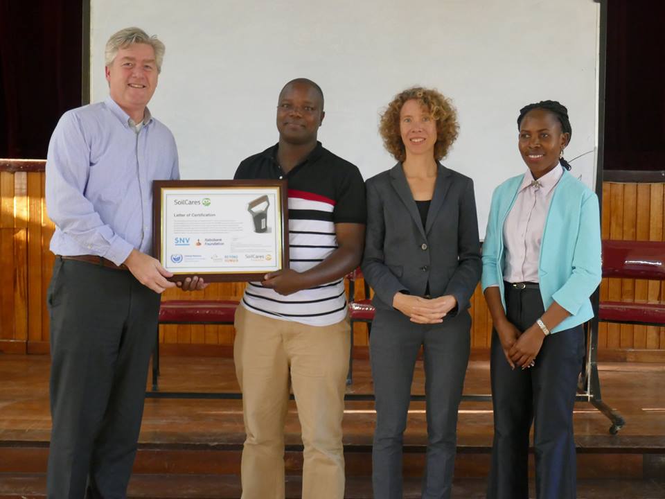 SoilCaresFoundn's tweet photo. Celebrating the first results of the #ScanningForSuccess project in Kenya! Thank you all for participating and making the event successful! https://t.co/AThTRj9PzX