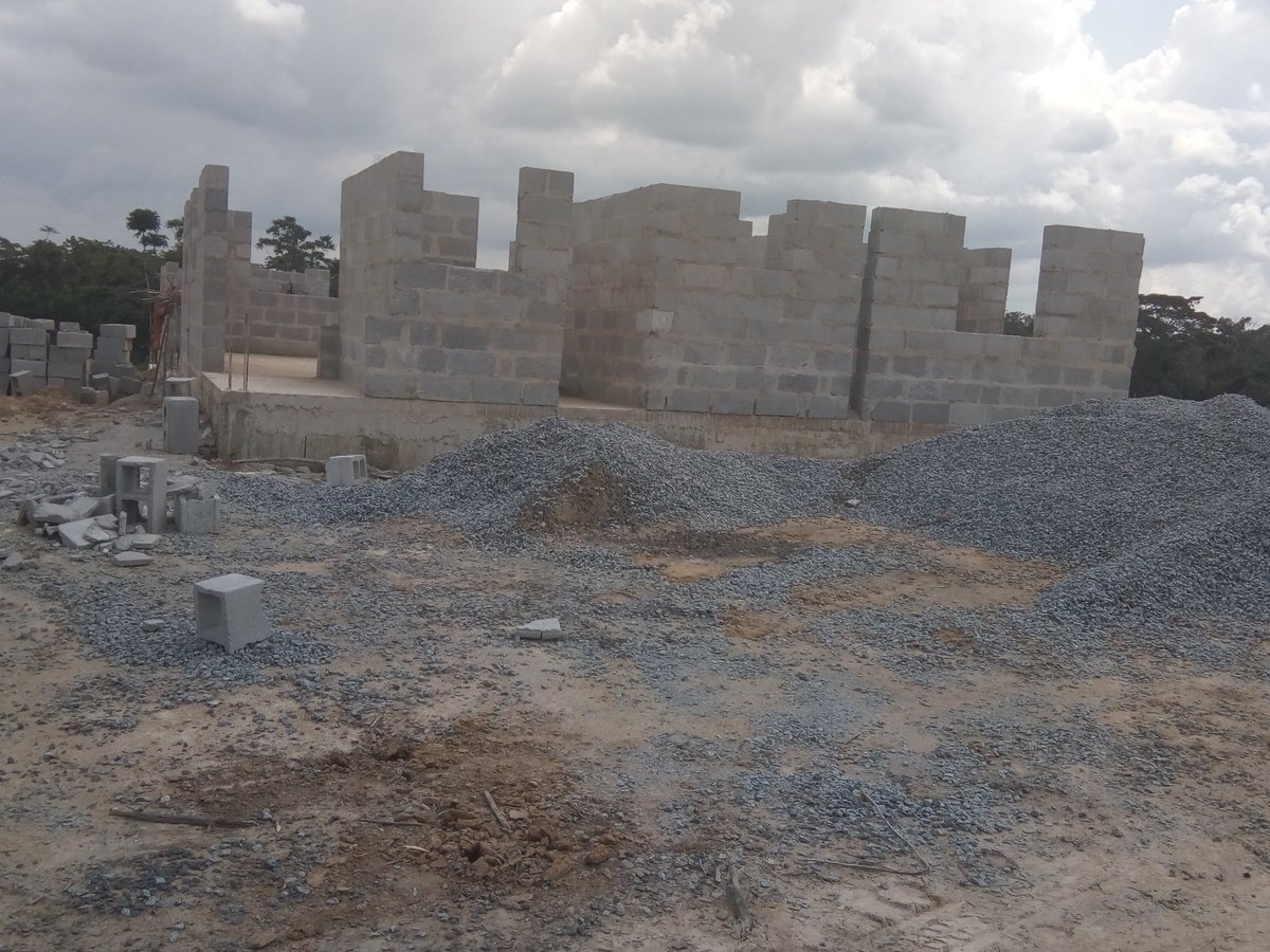 AyadeRevolution's tweet photo. Admin qtrs and cocoa processing factory at ultra modern cocoa processing factory under construction by CRSG #Ayadeontour https://t.co/6wEhztsuOD