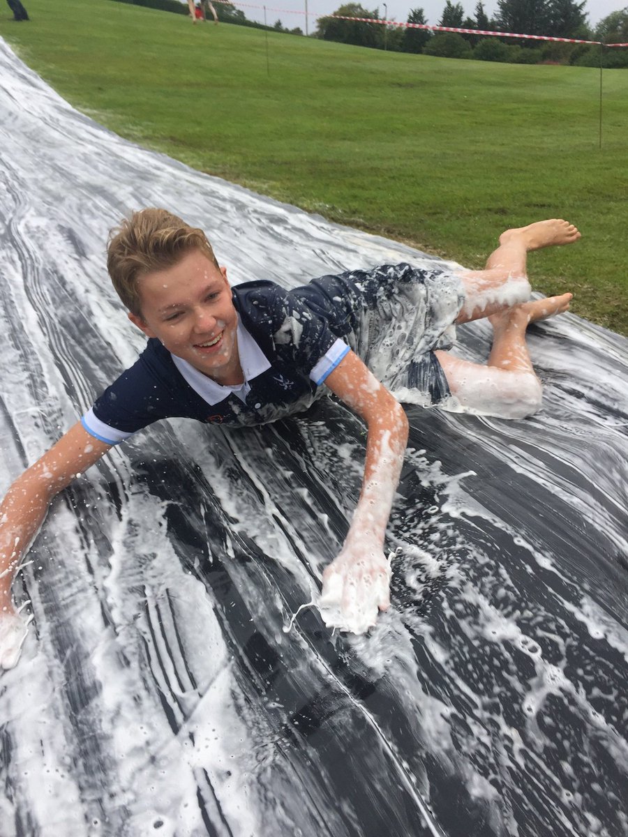 GlenalmondColl's tweet photo. The Reid's Men gave themselves and their clothes a good wash during the Michaelmas Term House Activities! #ReidsLife https://t.co/A2pcJzgQw0