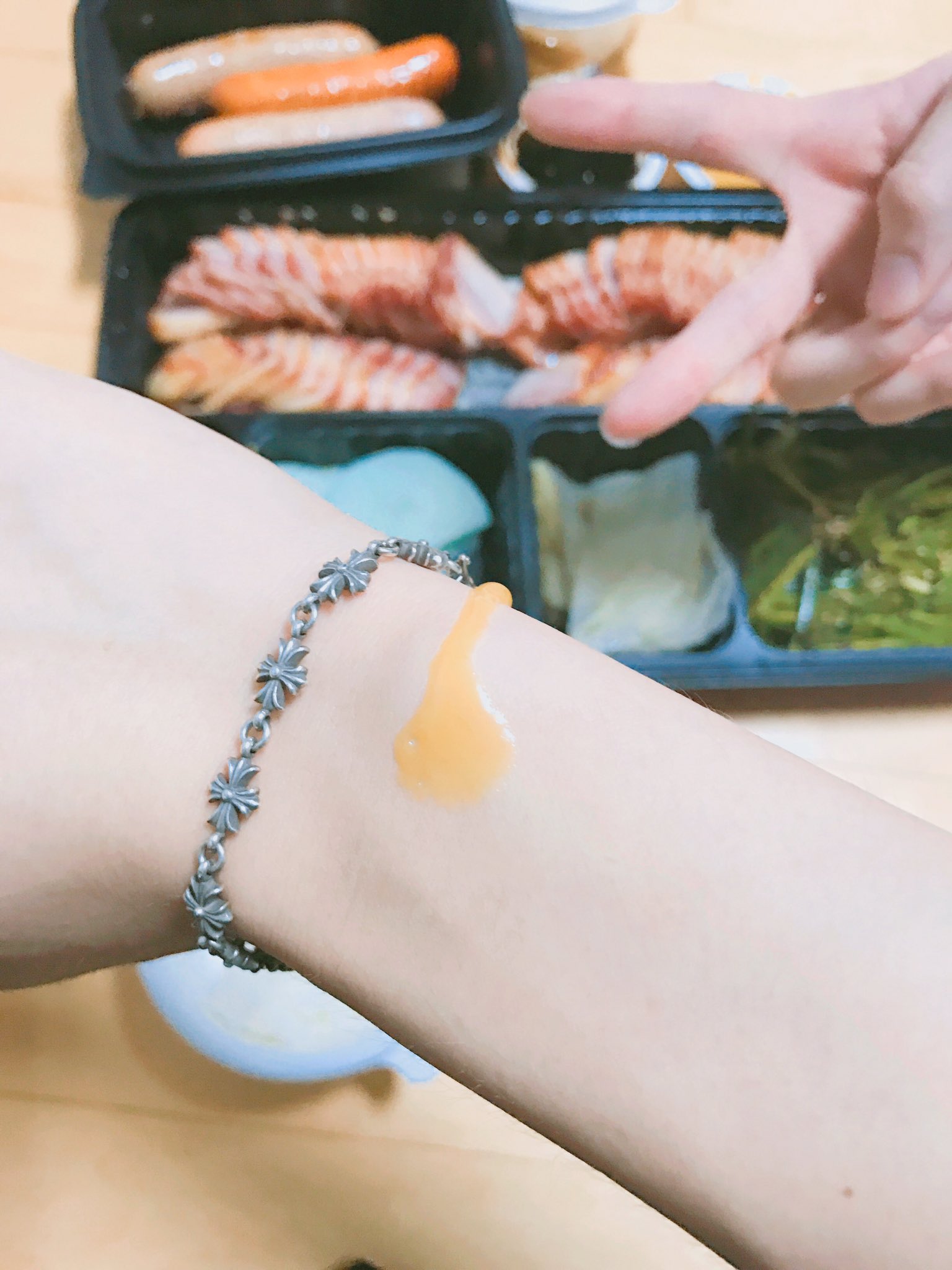 DJxT1yLUIAMBFWg.jpg:orig