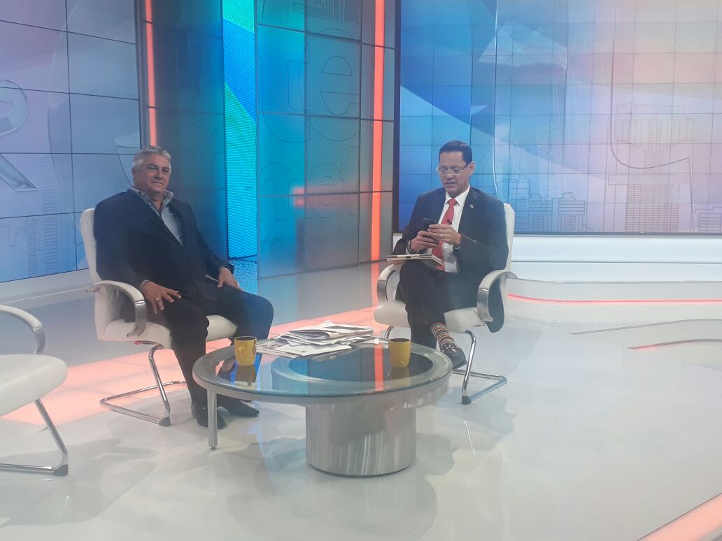 @tomasvc03  "hago  un llamado al <a href="/PresidenciaPma/">Presidencia de la República de Panamá</a> a que se extienda la línea 3 del metro, hasta #LaChorrera <a href="/TReporta/">Telemetro Reporta</a>