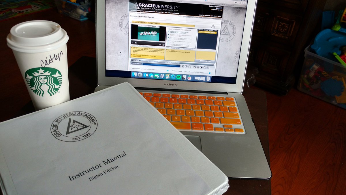 LibbyWebber's tweet photo. 60 days, 52 lessons, 5 videos submissions, one manual, pure dedication. #GJJ #FutureInstructor https://t.co/pOjlzPD59e