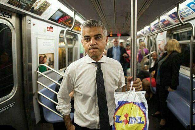 ed_called's tweet image. Police have released pictures of the #ParsonsGreen bomber suspect &amp;amp; ask members of the public for assistance in identifying  him...