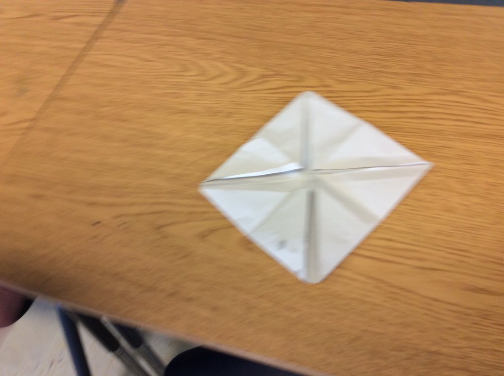 DavisRoom5's tweet photo. For making shapes out of paper and folding them to make it #SoLit #GetOnOurLevel #KSRANDXRandAA #StewTweet https://t.co/mux94FYhlm