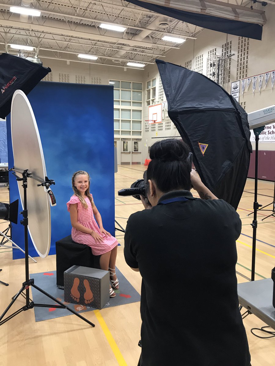 AndreaRobaszek's tweet image. Happy Picture Day!  #Schoolphotos #pictureday @edgeimaging