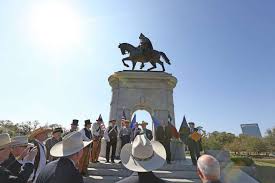 ViewsThoughts1's tweet photo. TEXAS Why are you removing Statues ?
#ShameOnYouTexas https://t.co/R80lvPLrW3