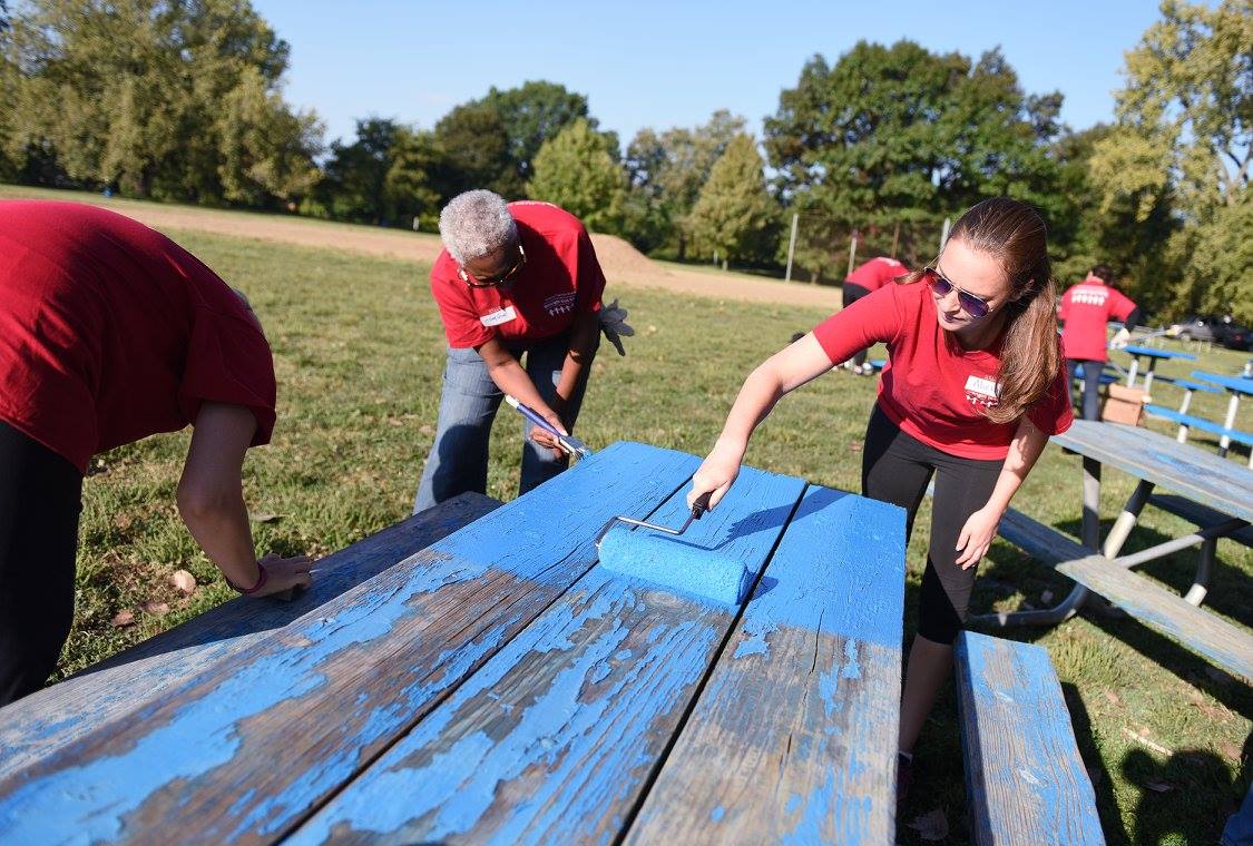 IU_Health's tweet image. Our team came together to give their time &amp;amp; talents on community projects in Indy for the 2017 #DaysOfService. More: iuh.me/2ycwOfl
