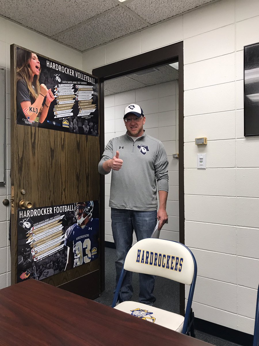 RyanLarsen's tweet photo. Happy BDay (tomorrow) to this guy! He runs all things media related for @SDMINESROCKERS! Everyday is a thumbs up day for our boy Brad! #zing https://t.co/R1qXFsg5eR