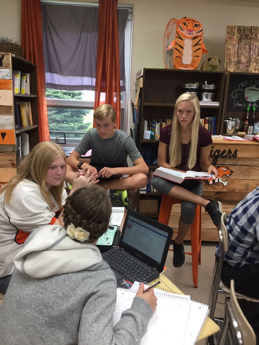 PegRink's tweet photo. Students grading the text on how well it represents Christopher Columbus. #paystoresearch https://t.co/03uFuZIoPd