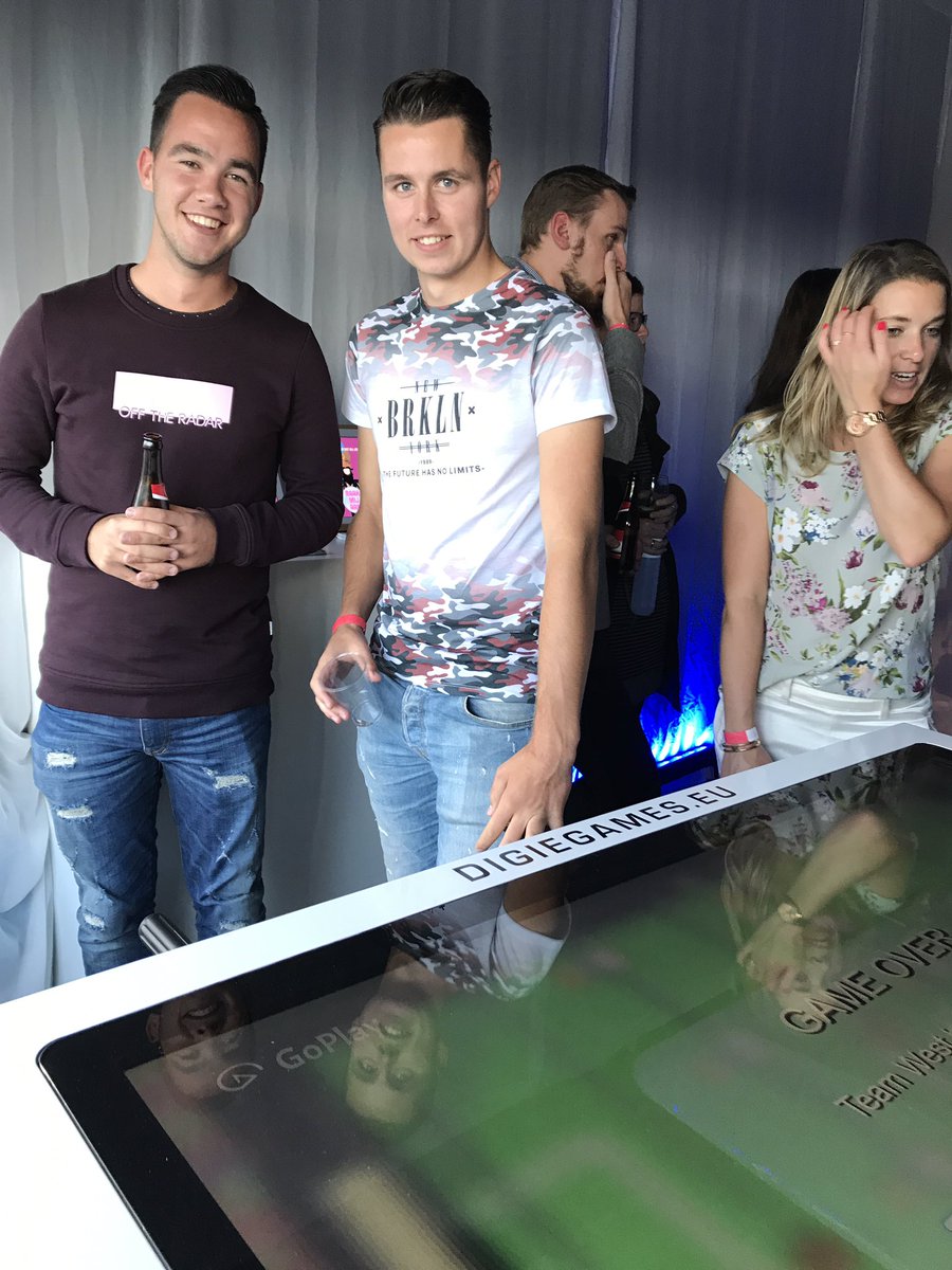 Digie_Games's tweet photo. So many enthousiastic people playing #foosball #sxtival https://t.co/DtlMGfDLhs