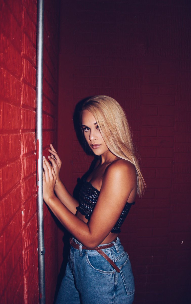 macdaddyphotos's tweet photo. The Red Room is our favorite shooting spot https://t.co/DDbYt1pHHJ