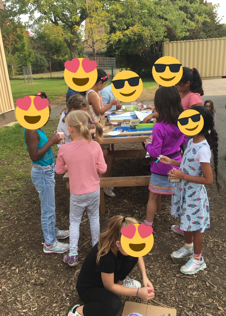 MrsB3V's tweet photo. Let's celebrate #dotday outdoors. Enjoy the ☀️ https://t.co/svFRQbgedn