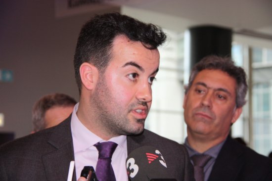 Cati_Tarragona's tweet image. L'alcalde @ajdeltebre @lluis_soler rep la citació per declarar el 25 de setembre per cedir espais municipals per celebrar el referèndum #1dO