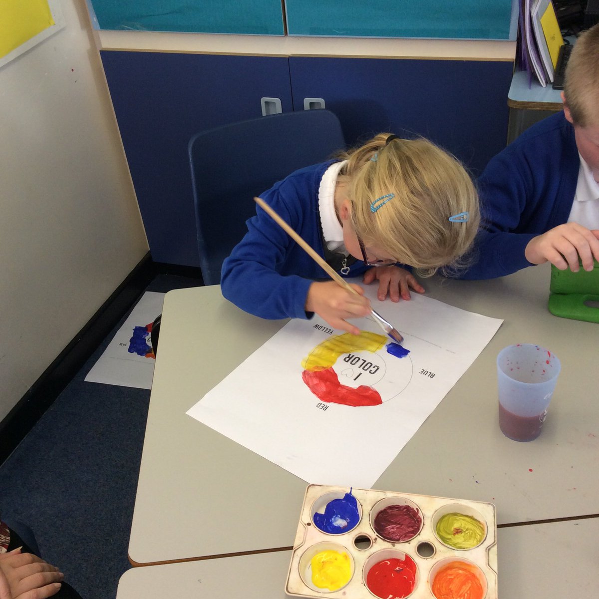 class_chestnut's tweet photo. Great fun making our colour wheels this afternoon https://t.co/spKmQa4U5G