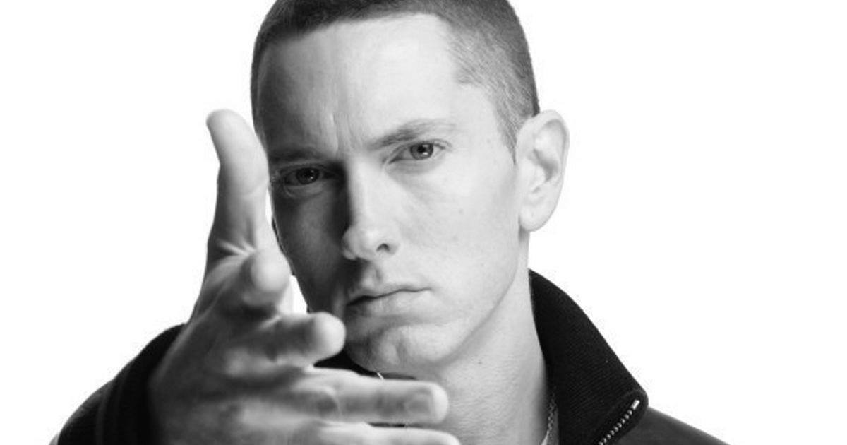 qroom's tweet photo. #QFacts: @Eminem wrote and recorded "The Real Slim Shady" just 3 hours before his album was due! 😯 https://t.co/MlwsRRodwy