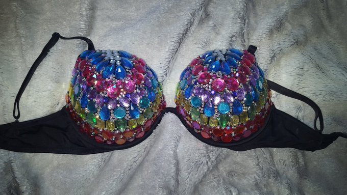 I bejeweled my first bra https://t.co/kZElG3O2fc