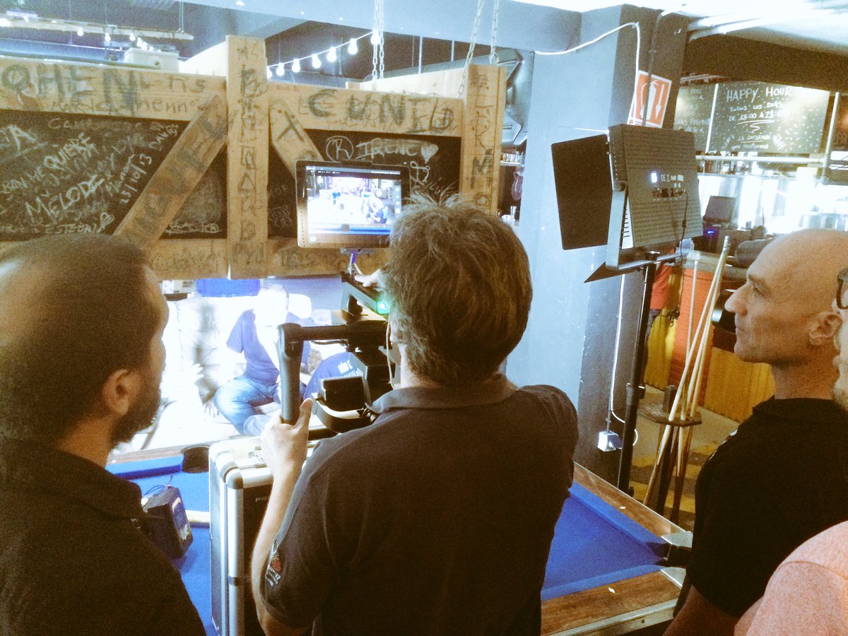 marbellajoven's tweet photo. 📽 estamos rodando #PruebadeSonido pronto en @RTVMarbella #Juventud 🎸🎸 https://t.co/SE3TxYL7Z9