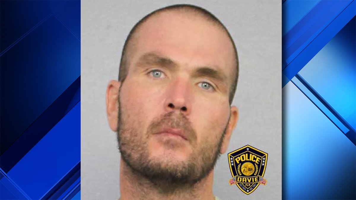 Davie man arrested for attempting to steal generator during Irma bit.ly/2x4HmgB?utm_me… https://t.co/dapcnCJ9Ak