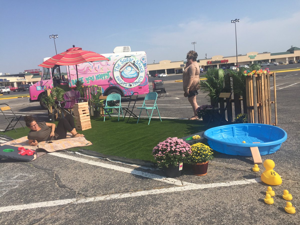 #PARKingDay2017 on the site of a former golf course. <a href="/W_DistrictOKC/">The Windsor District</a> taking back some greenspace! #parkingdayokc