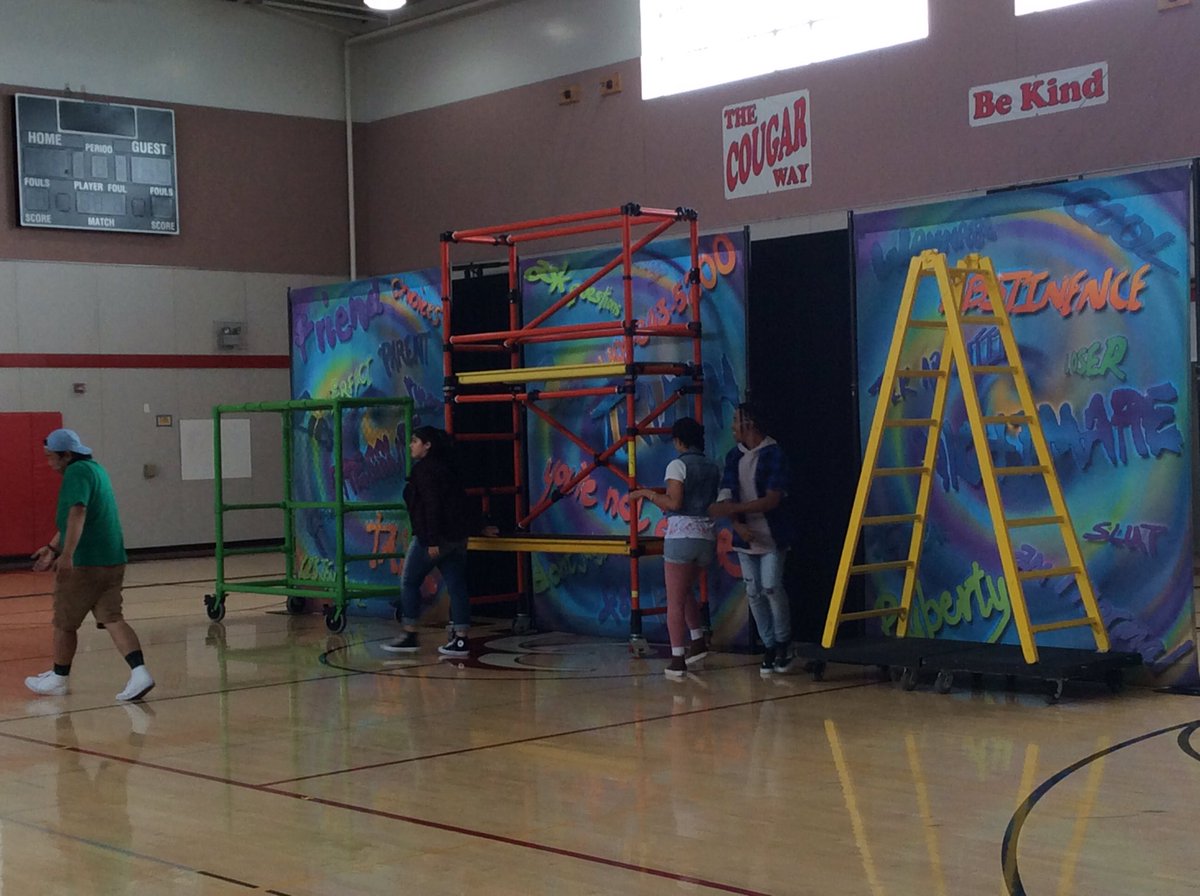 LisaLisalew's tweet photo. Nightmare on Puberty Street was extremely engaging!  @CrystalMiddleCA! #cmsrock https://t.co/aMsCTExM6u