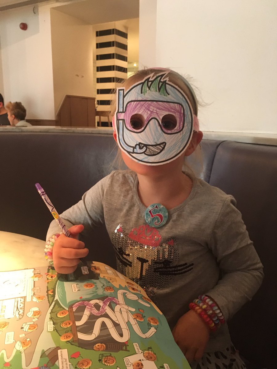 rinpinny's tweet photo. Birthday fun at @PizzaExpress #BringMeSunshine https://t.co/k4VSLz91Zj