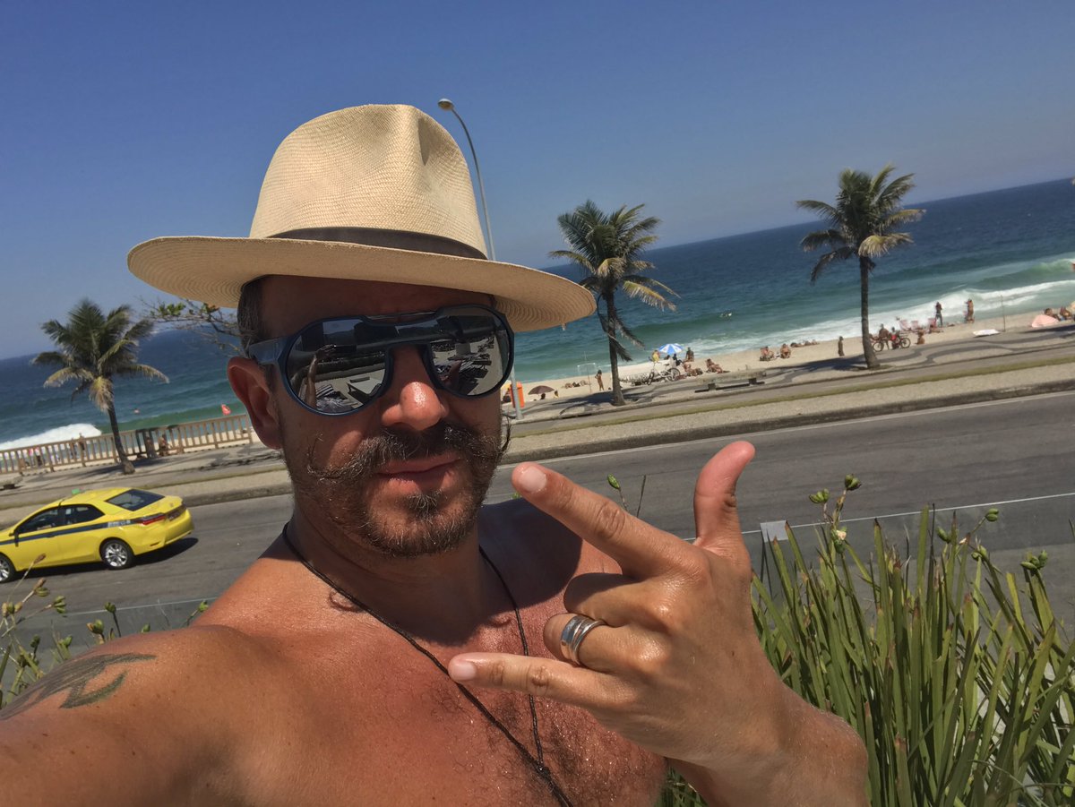 benitoysolange's tweet image. A toda la raza que ha preguntado de mis lentes nuevos son @dragonalliance 🤘🏽🍏 Buen viernes