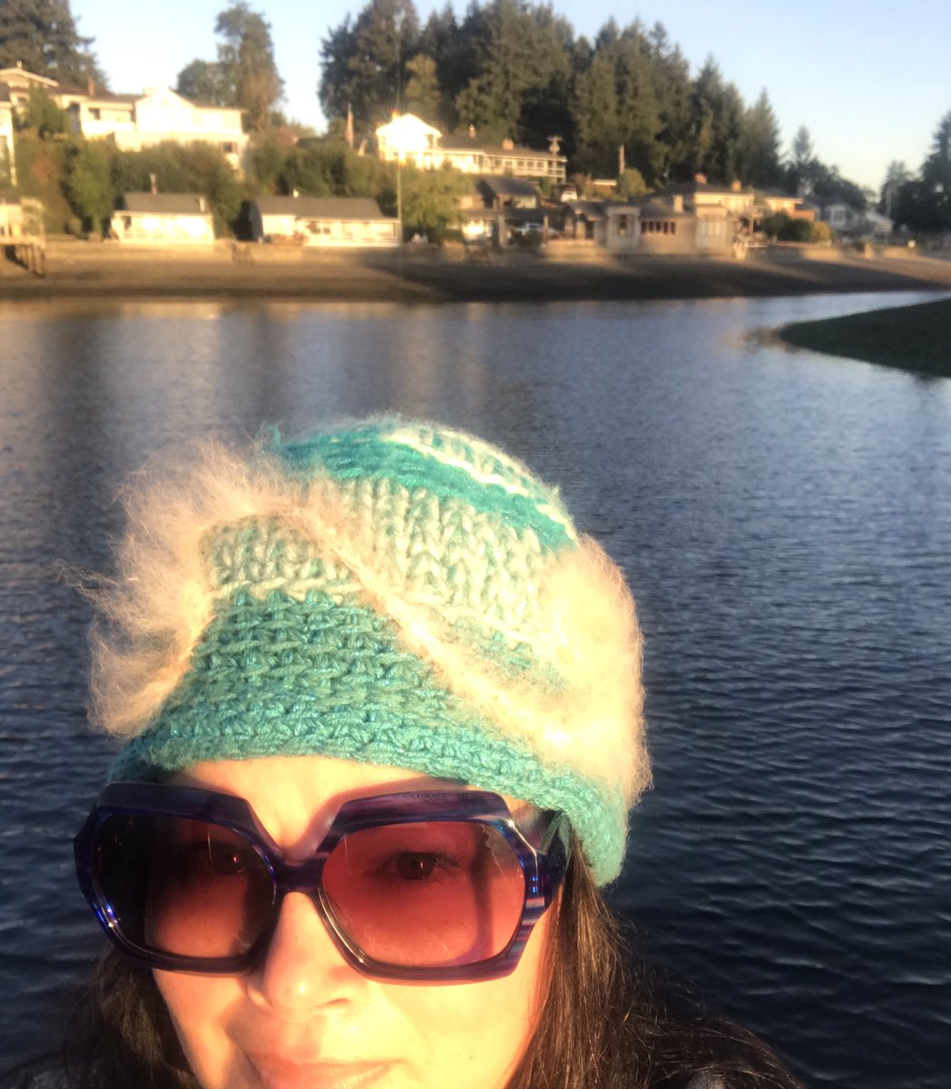 NerdmaidSMG's tweet photo. Went for a beautiful sunrise paddle during a crazy low tide. Wore the wrong sunglasses but still stoked. Best way to start a day! #Muirmaid https://t.co/EjNpWC9aMc