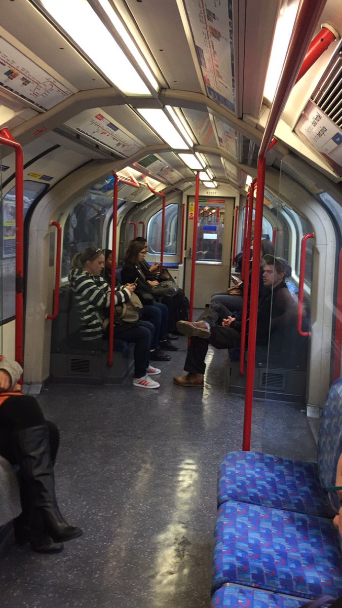 QuitPackGo's tweet image. If TFL haven't managed to stop me using the underground, you must be joking if you think anyone else will. #london #united #londonexplosion