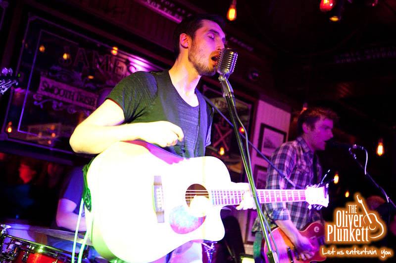 #LiveMusic Tonight 16th 

3pm #TheLeeSessions 
6pm #KaylaAndTheTopMen 
9:30pm #Transmission

__ 

6:30pm #TheFrets
10pm #Newfoundland