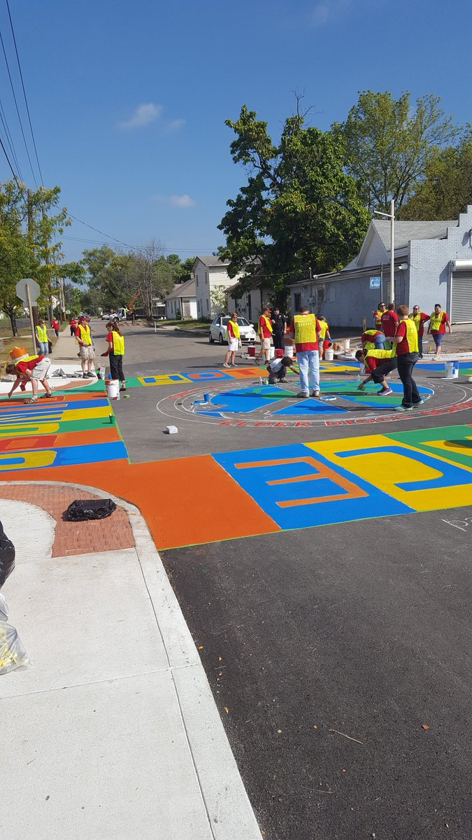 TheNoviceBrush's tweet image. After doing a lot of pruning this morning I took some time to admire the art work. #DaysOfService @IUHealthTeam