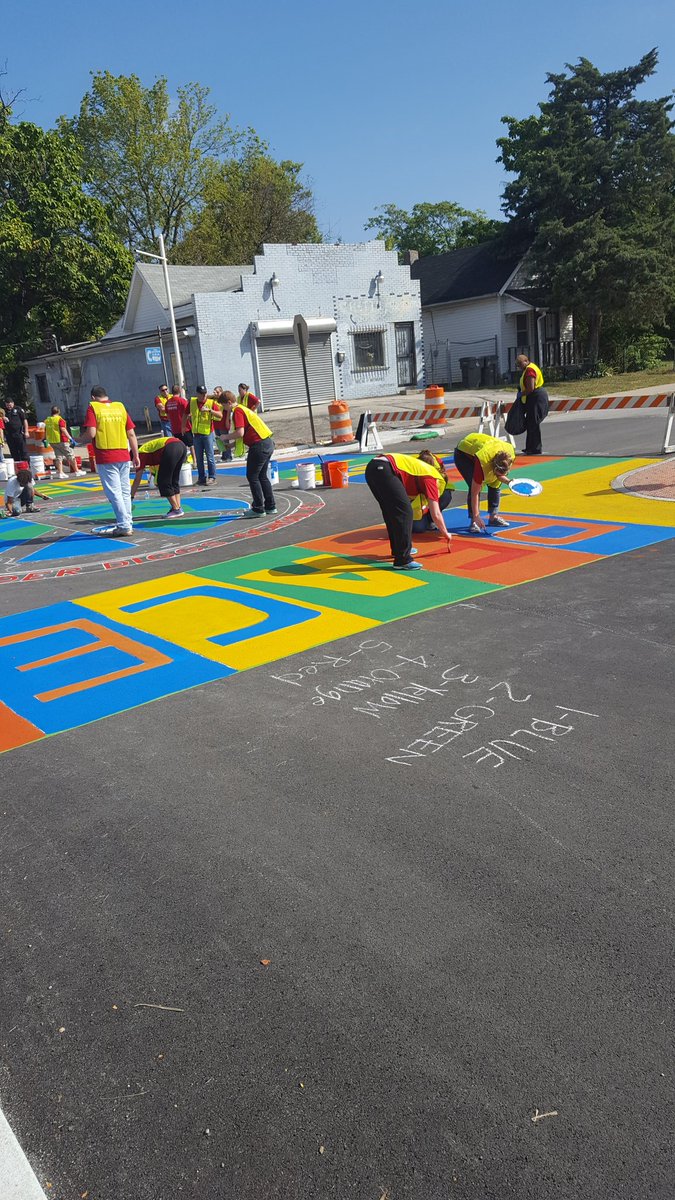 TheNoviceBrush's tweet image. After doing a lot of pruning this morning I took some time to admire the art work. #DaysOfService @IUHealthTeam