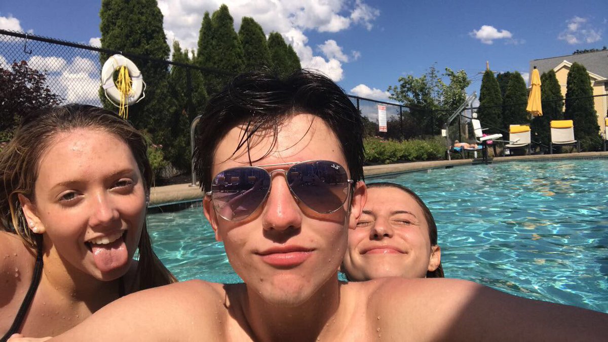 ggondolfe's tweet image. happiest of bdays to my bff.i love you more than words can describe ❤️ 18 looks good on you,don't leave me!!! #villanova #3for4 @shane91599