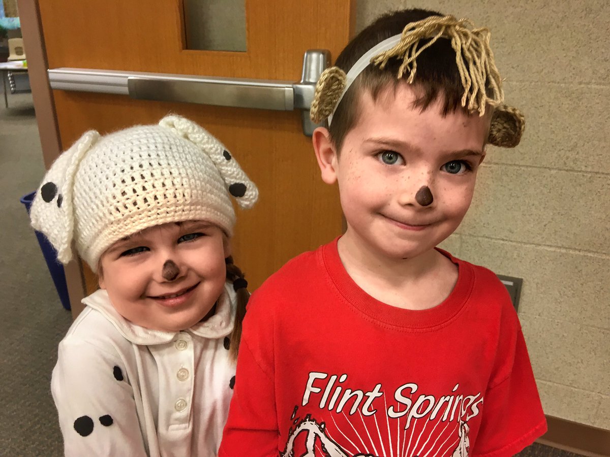 FettersFalcons's tweet photo. Dress Like your favorite book character! #readathon2017 https://t.co/yKuqYEMo7c
