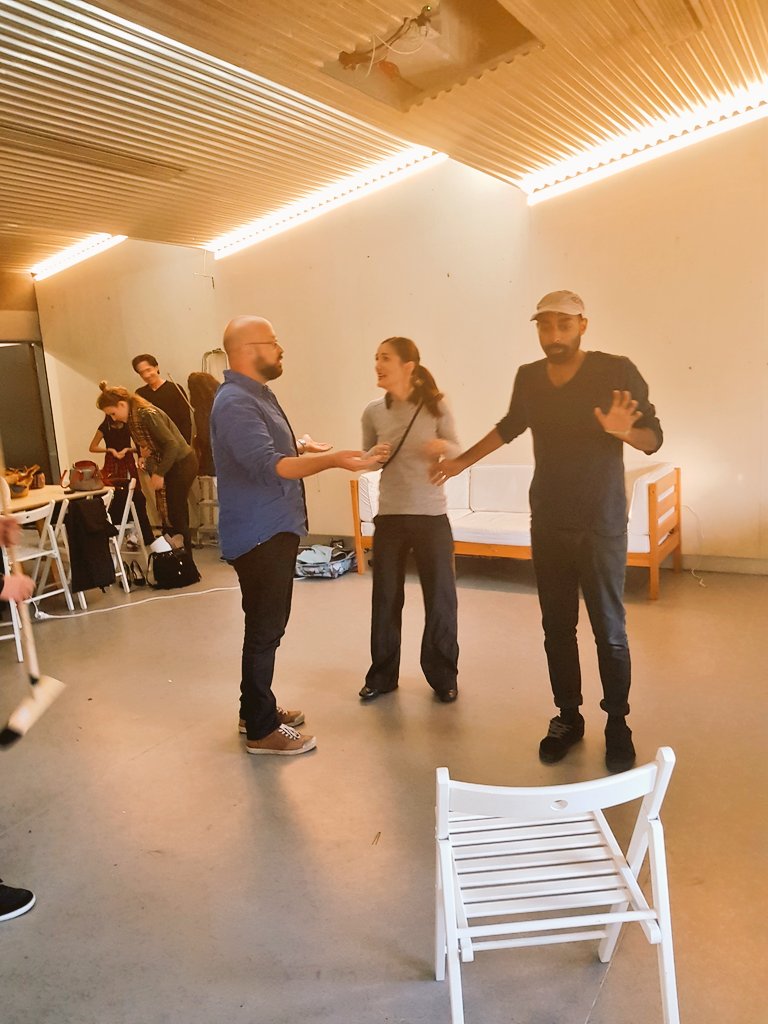 QPM360's tweet photo. 1er thème d'impro: " Confessions intimes" le héros a une passion inavouable .. a vous de nous dire laquelle au #QPM360 https://t.co/3EgdgBdVyr