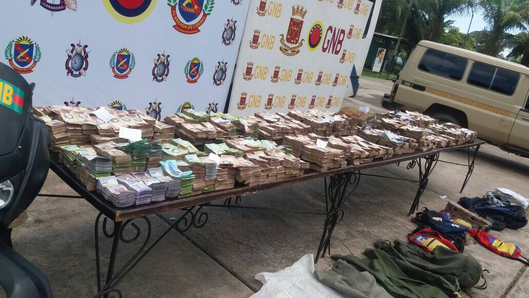Venezuela, Crisis economica - Página 18 DJyE46FWAAAa9Kp