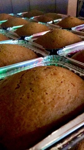 breadmanbaking's tweet image. It's PUMPKIN BREAD time! Saturday's at the Oak Park, Park Ridge and North Center Farmers Markets! #farmersmarket #delicious #pumpkinbread