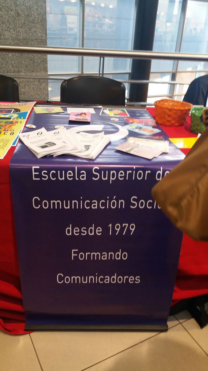 LareoAnna's tweet photo. La Escuela Superior de Comunicación en el evento #comunicarCE con sus talleres. @dariovalettute @Patriciarevel12 @UTU_Uruguay https://t.co/ZaFXSu0pCT