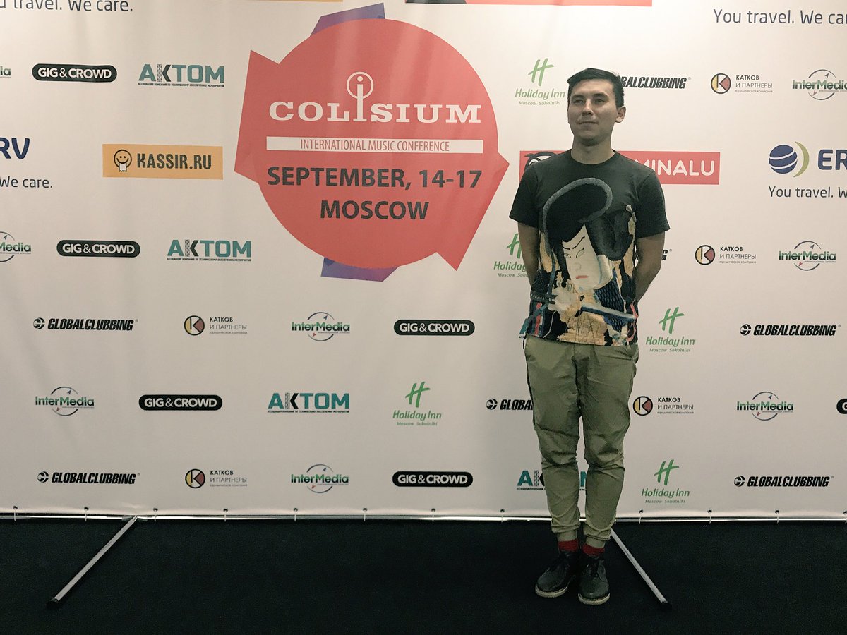 uraanonair's tweet photo. #colisium #moscow #uraan Второй день международной музыкальной конференции 🌼Colisium. Встретился с коллегами по цеху. Погода класс.☀️ https://t.co/GhOL9FQ34P