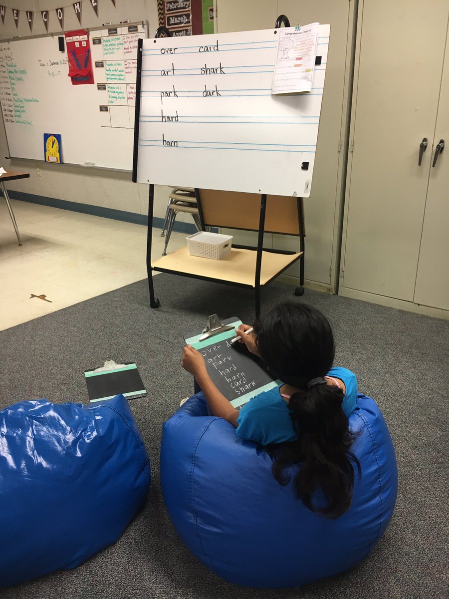 Ms_Abdelaziz_'s tweet photo. #flexibleseating #SpectacularSpEd Practicing Spelking words for our spelling test https://t.co/7yEKT7zov0