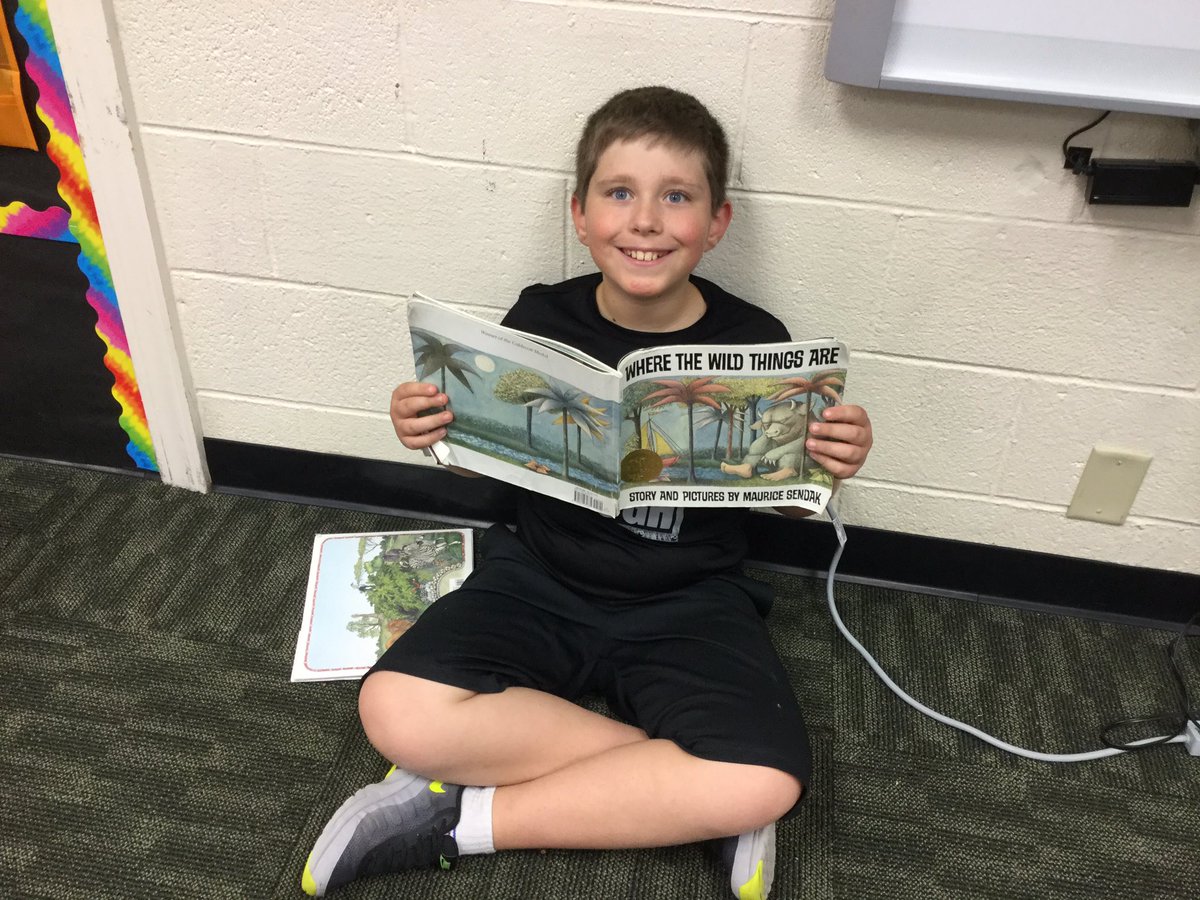 Gard5thGrade's tweet photo. This Friday the reading theme  was "Your Favorite Childhood Book"! These are the wonderful photos!😊 #YESTigers180 https://t.co/LBdBYRyx9U