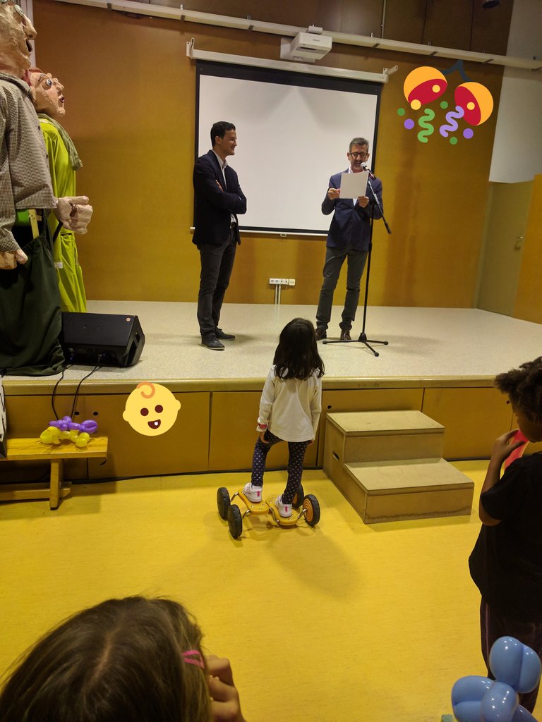 Pregó de la #FMVOLPE17 entre moltes criatures -i els seus crits- 😝, sens dubte el símbol del barri
