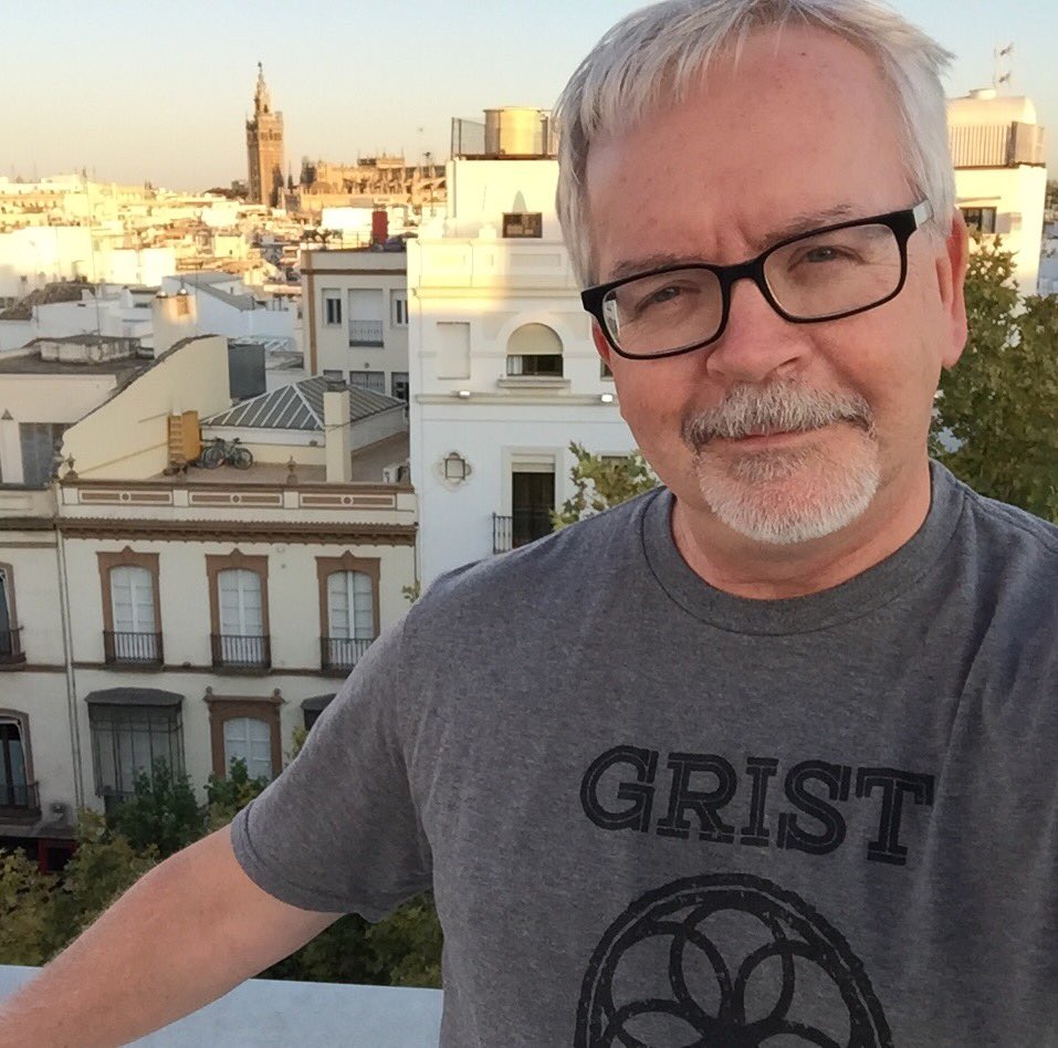 DougLanghans's tweet photo. My @gristironbrew t-shirt is an international traveler. Proudly on display here in Seville with La Giralda in the distance. #gristironselfie https://t.co/4WNzeEyCaF