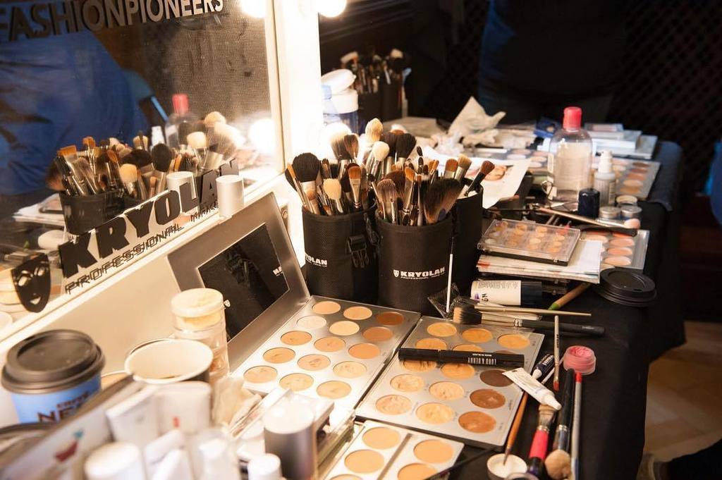 @kryolanofficial @kryolanuk are busy prepping all our models for the shows during #FashionScoutSS18 Photography by… ift.tt/2yd316i