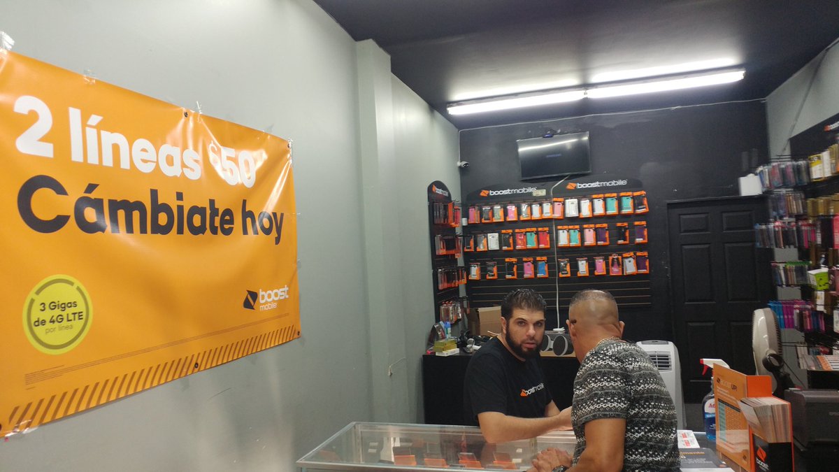 Boost_TonyP's tweet photo. Red Hook is in the building #2For$75 Unlimited Gigs @MIWirelessBK Another satisfied customer bringing in referral business #OfferForEveryone https://t.co/cZumeua1Pk