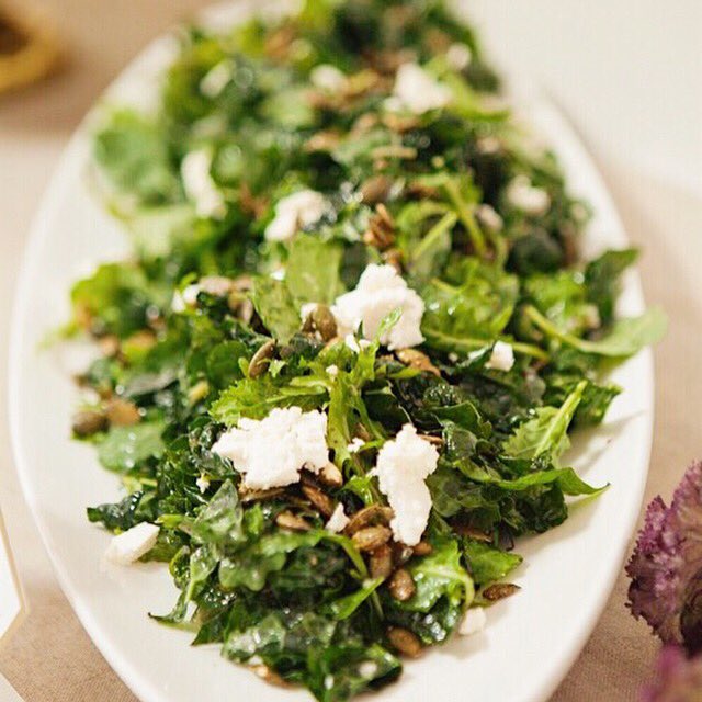 Crucifer season is coming 🙌🏼  That means kale, broccoli, brussel sprouts, cauliflower, beets and chard 🌿