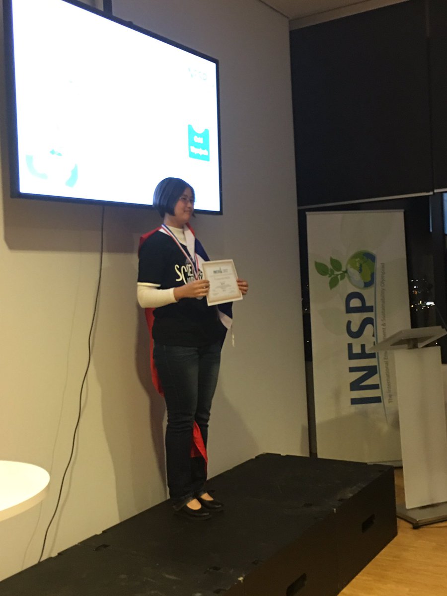 alaattin_erdal's tweet photo. De winnaars van @INESPOEvent #INESPO2017 krijgen hun medailles uitgereikt! #Inespo verbindt en verbroedert in een zeer gepolariseerd wereld! https://t.co/NvbBjmroB1